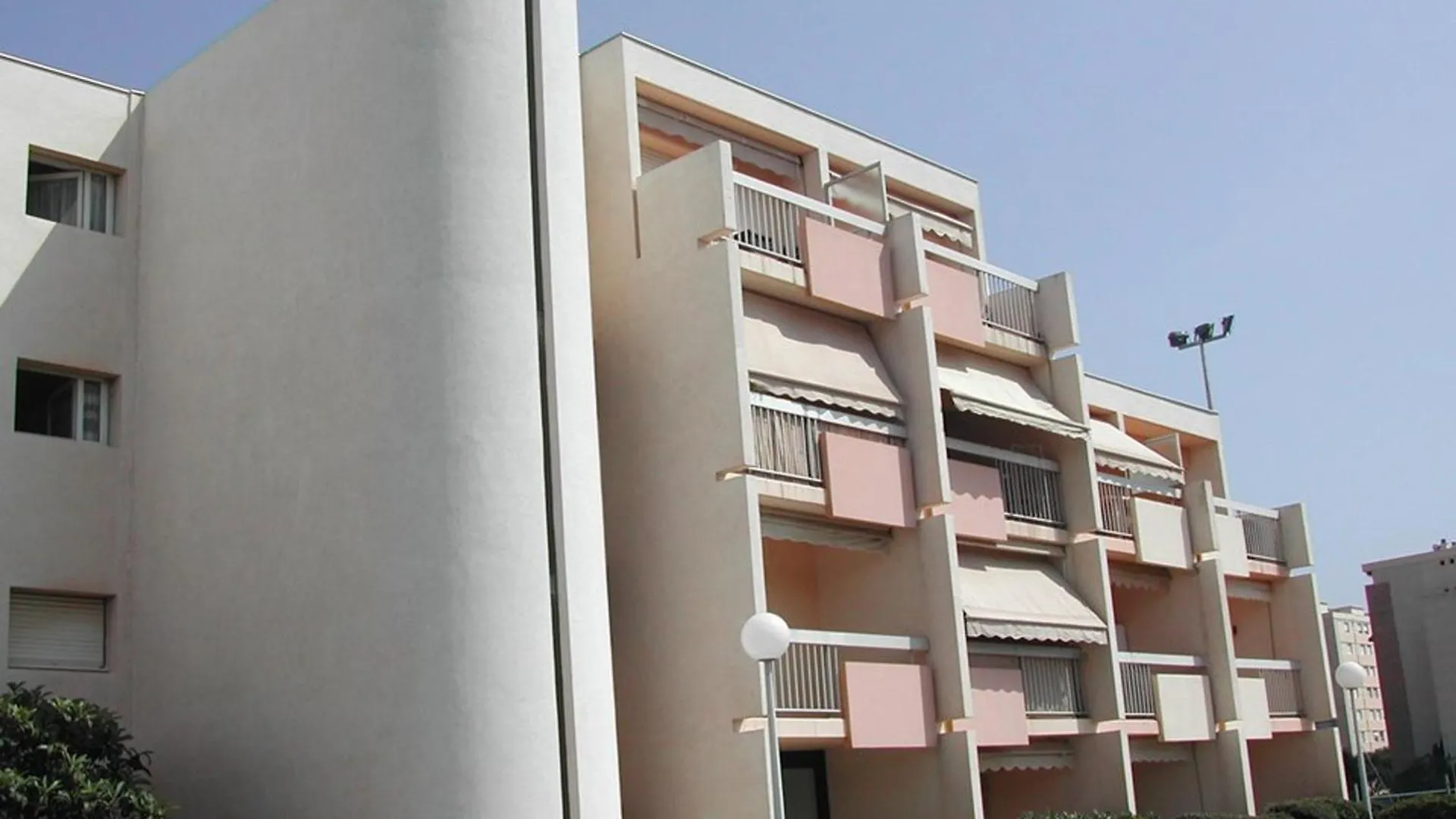 Apartment Studio Calme Avec Loggia, Proche Plage Et Centre, Climatise, Parking Inclus - Fr-1-803-54 Le Lavandou